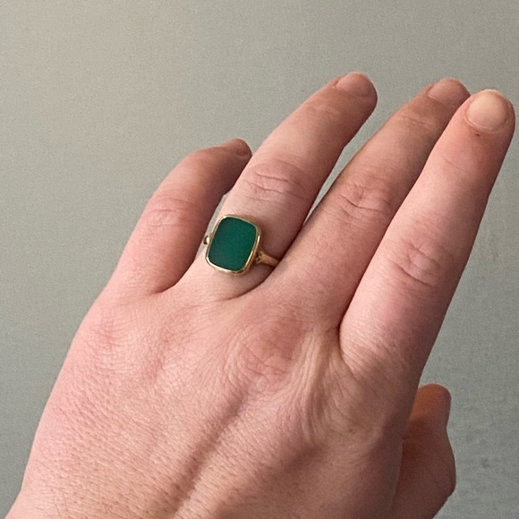 Vintage Jewelry - GORGEOUS 9k Gold & Green Agate Victorian Ring 6.5